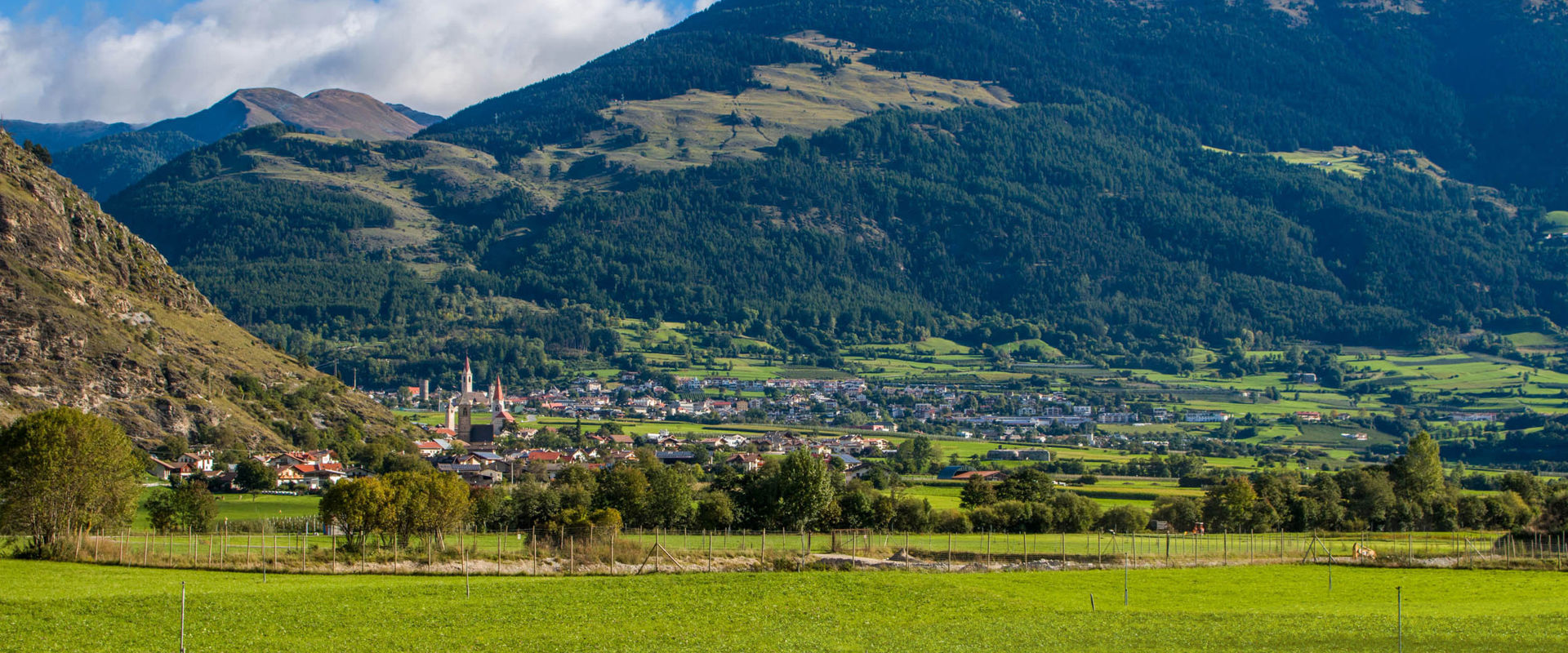 Malles Vista su Malles da lontano.