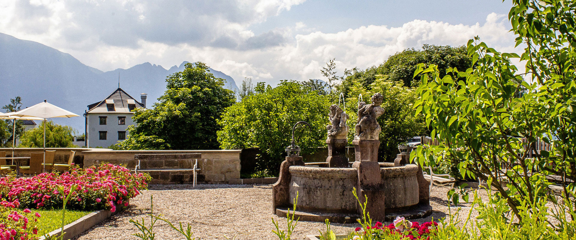 Collalbo Fontana e parco fiorito a Collalbo