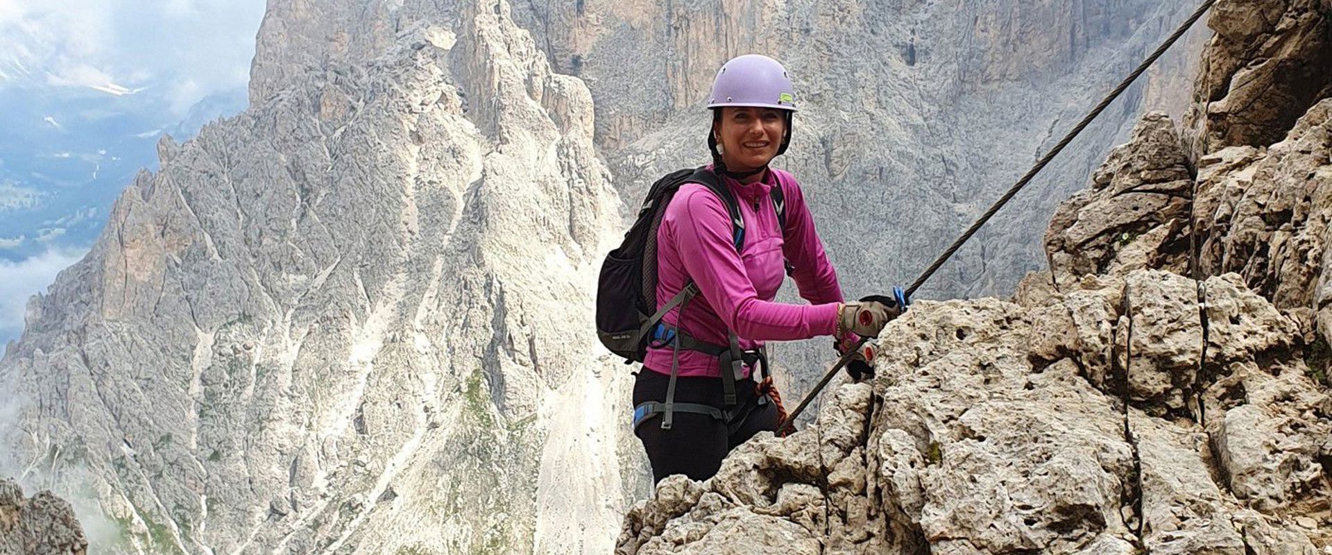 Donna sulla via ferrata Oskar Schuster.