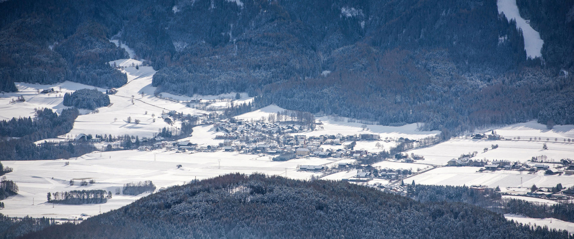 Riscone Vista su Riscone con le piste da sci ricoperte di neve