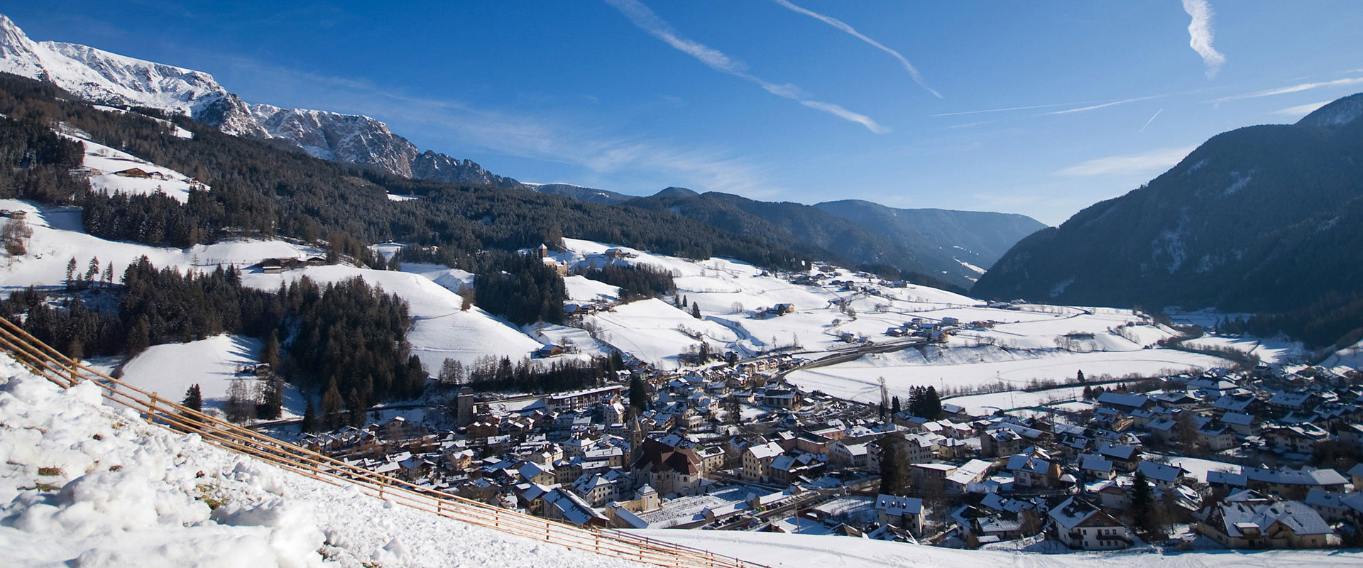Sarentino Vista su Sarentino d'inverno con un bellissimo cielo azzurro