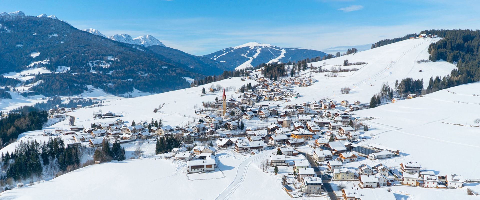 Monguelfo - Tesido Vista su un panorama invernale innevato a Tesido