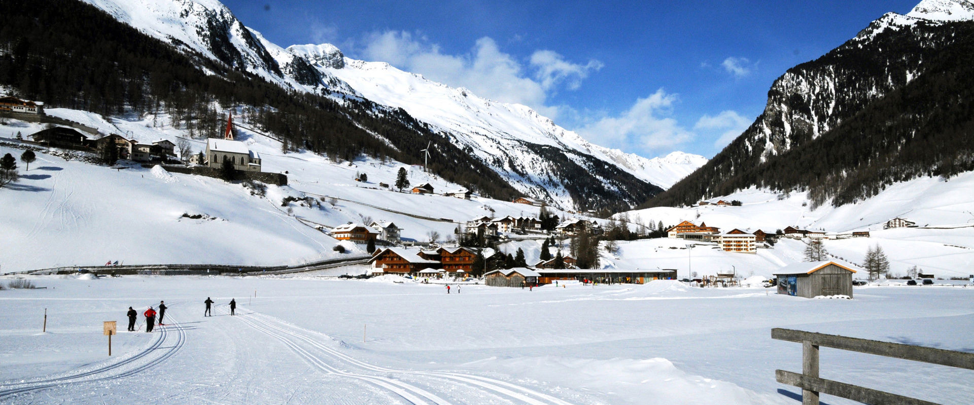 Riva di Tures Riva di Tures in inverno con vista sulla pista da fondo