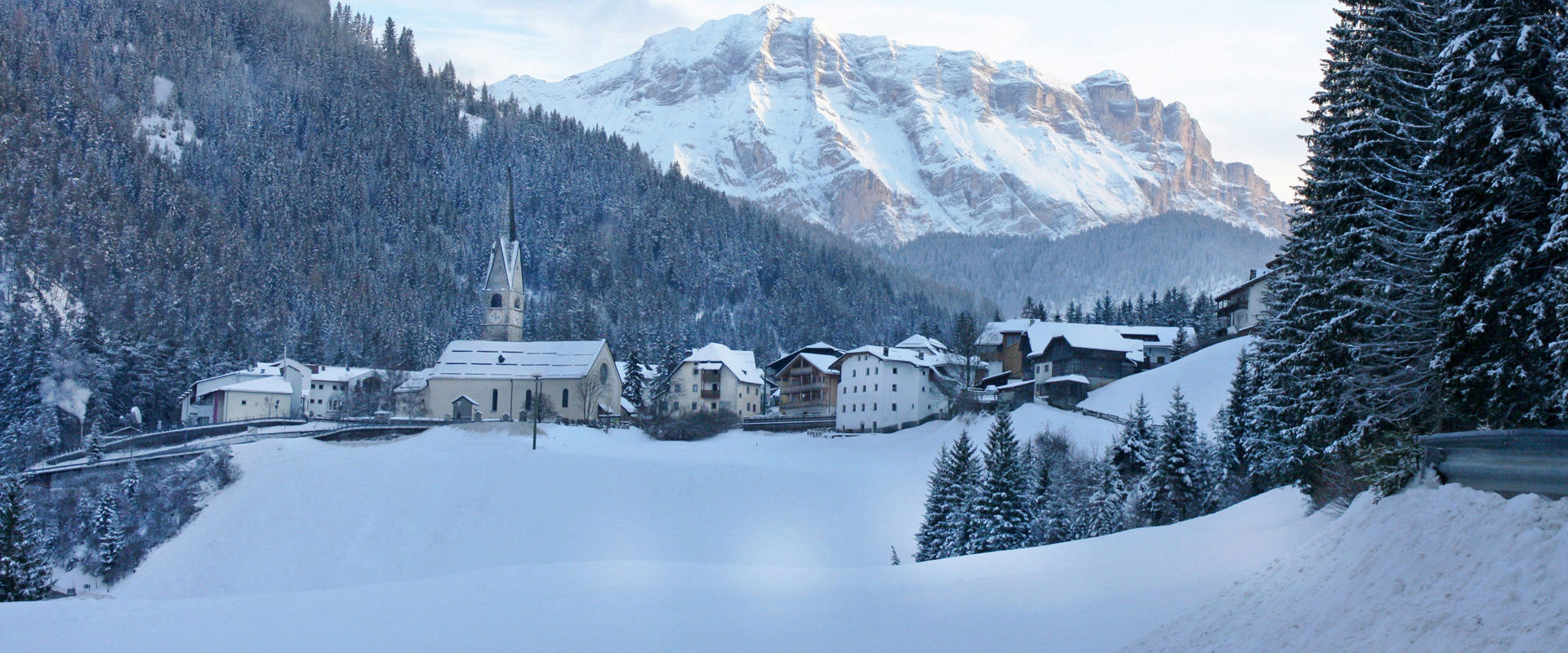 San Martino in Badia San Martino in Badia e Monte Cavallo ricoperti dalla neve