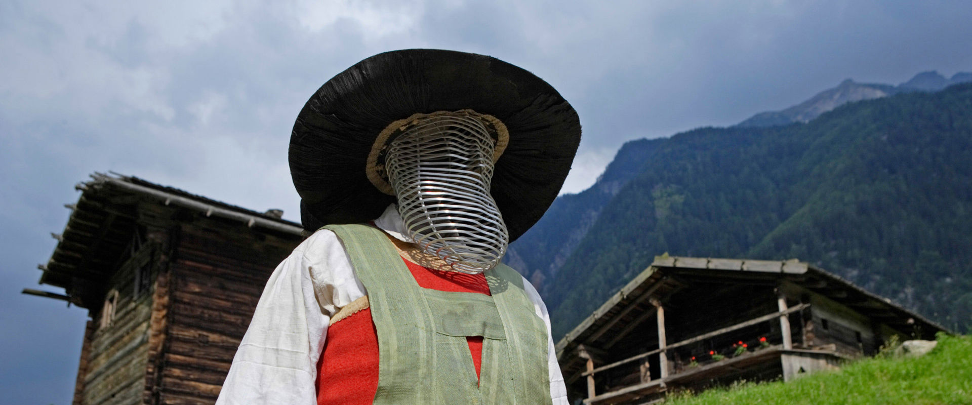 Andreas Hofer Statua veste tipico costume altoatesino.