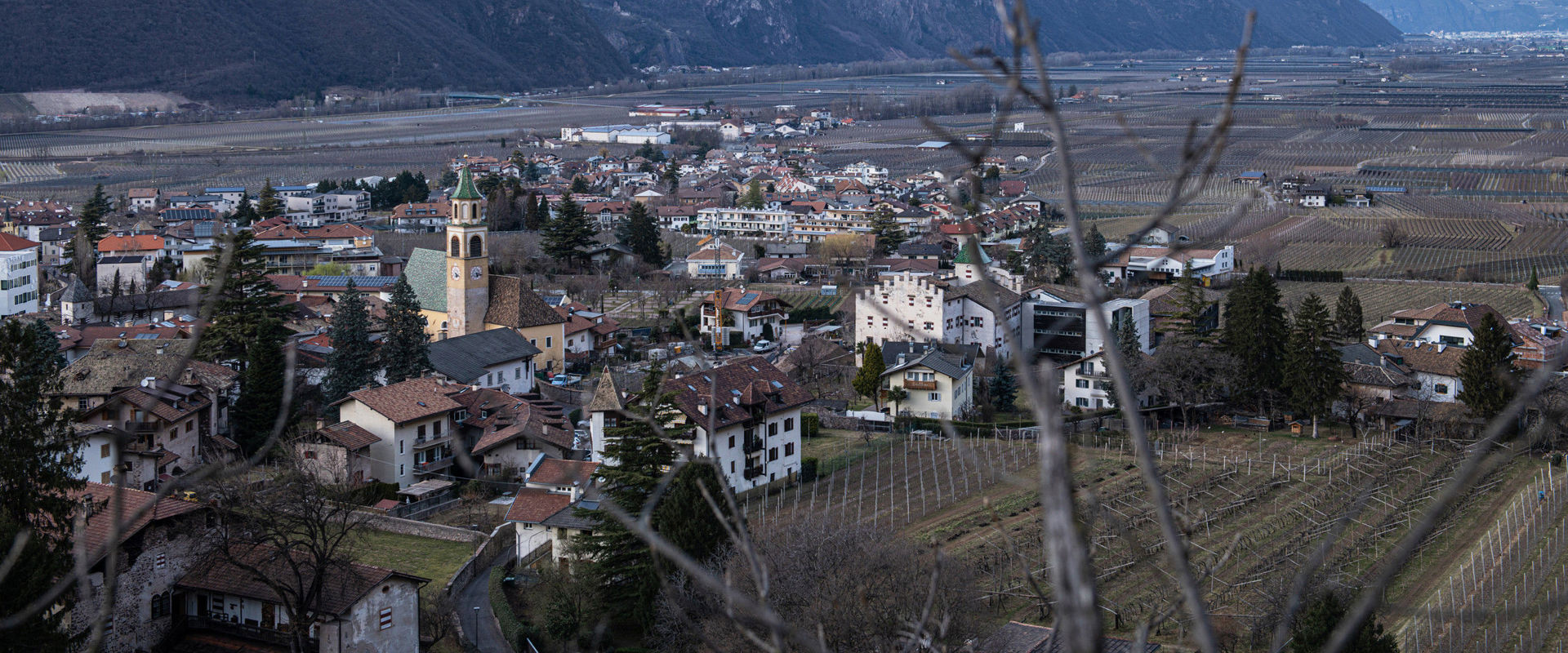 Ora Il villaggio idilliaco di Ora tra i vigneti