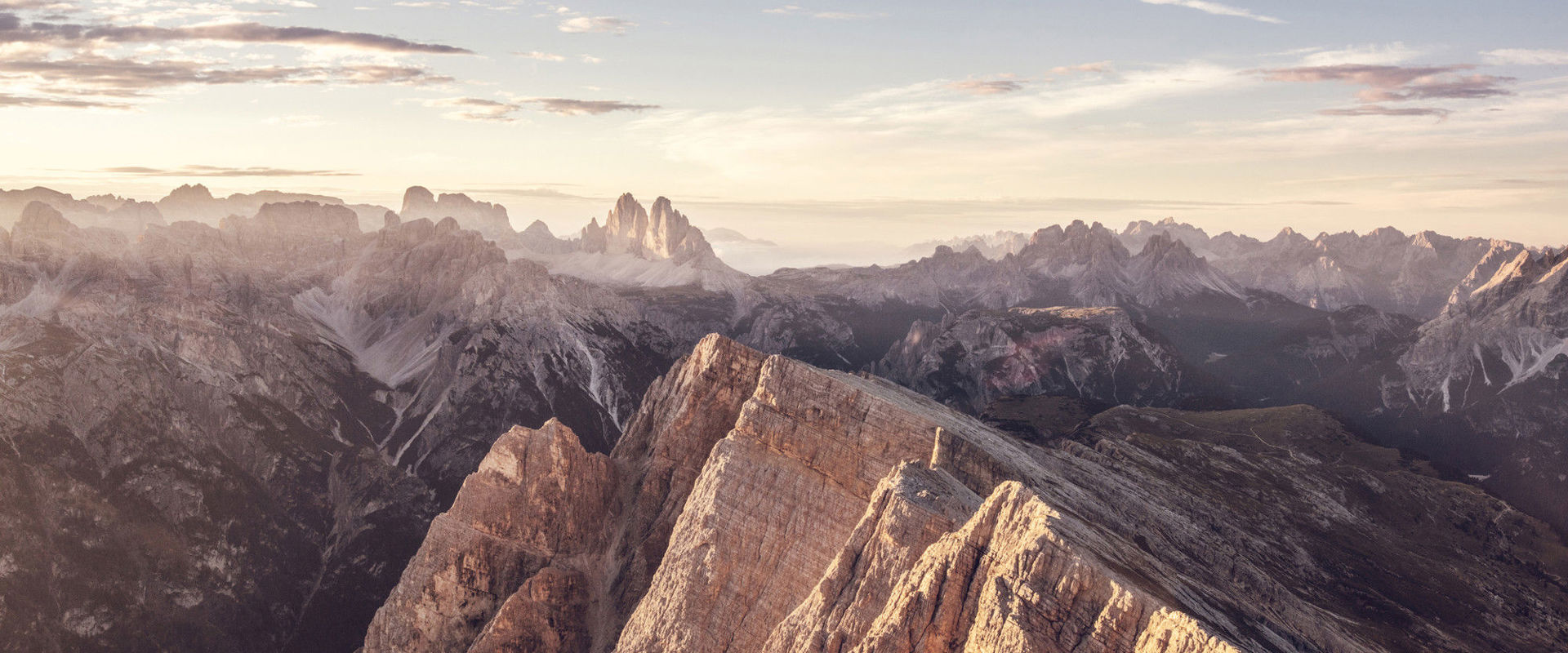 Vista dal Picco di Vallandro verso le Tre Cime di Lavaredo