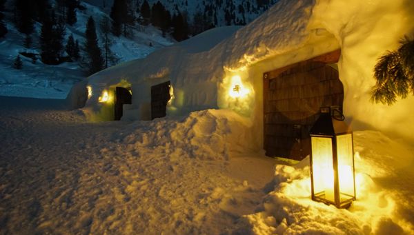 Una romantica notte in igloo a 2000 metri