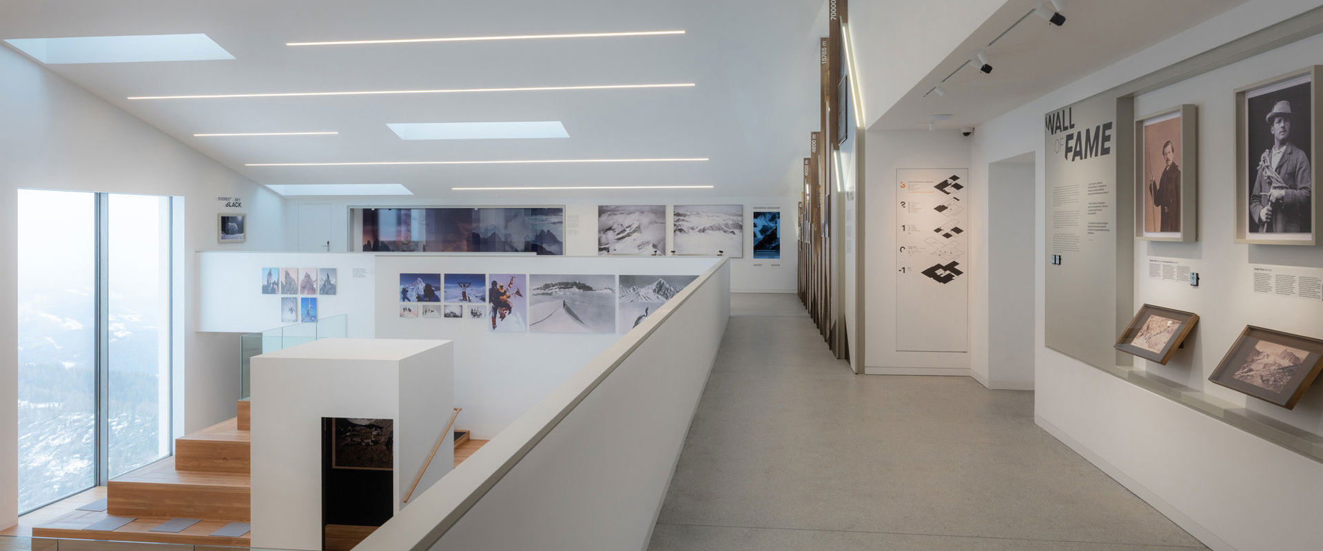 Museo con mostra fotografica sul tema della fotografia di montagna